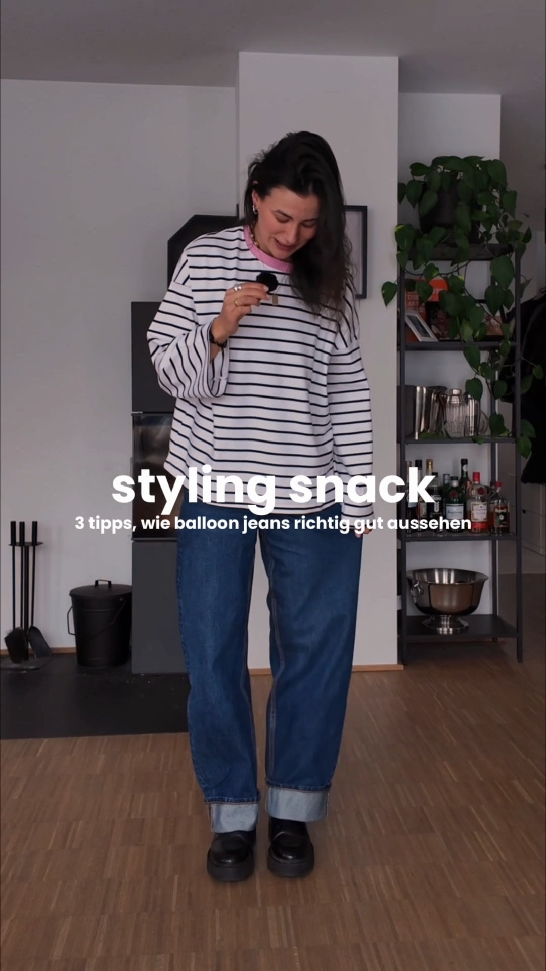 falls du das gefühl hast, balloon jeans stehen dir einfach nicht - versuch mal, die silhouette zu verändern 🤝

was sagt ihr - balloon jeans: yay oder nay? 🌚

#LTKstyletip #LTKdeutschland #LTKjeans