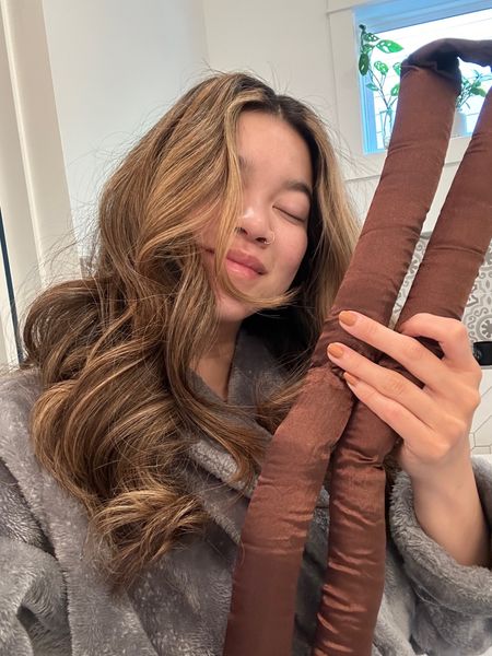 Heatless curlers 🤩

Long hair, blowout hairstyle, hair hack, hair tutorial, Asian hair, Heatless hairstyles, Amazon finds

#LTKSeasonal #LTKGiftGuide #LTKbeauty