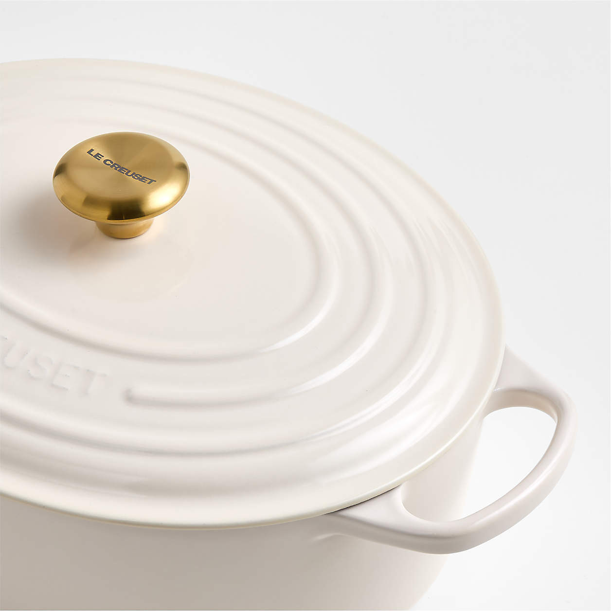 Le Creuset Signature 8-Qt. Thyme Enameled Cast Iron Oval Dutch Oven + Reviews | Crate & Barrel | Crate & Barrel