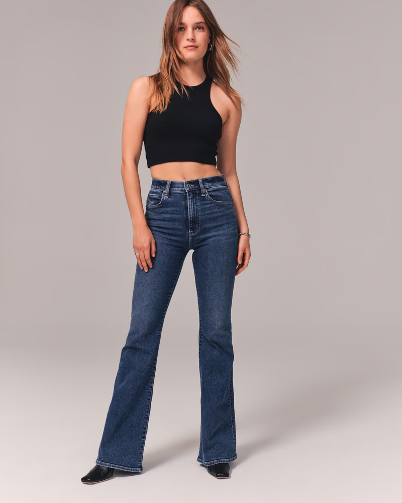 Ultra High Rise Flare Jean | Blue Jeans Outfit | Abercrombie Jeans Outfit | Winter Outfit | Abercrombie & Fitch (US)