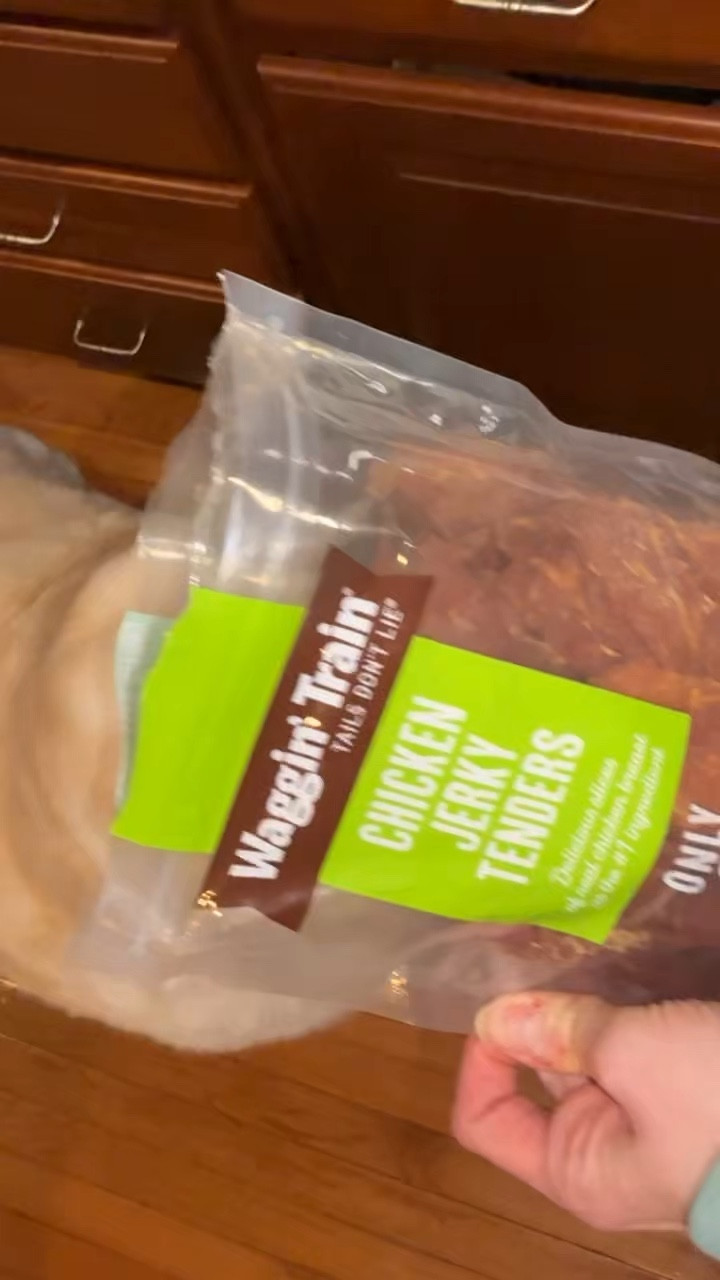 2 ingredient doggy snacks!! She loves them! 

#LTKfoodie #LTKdayinmylife