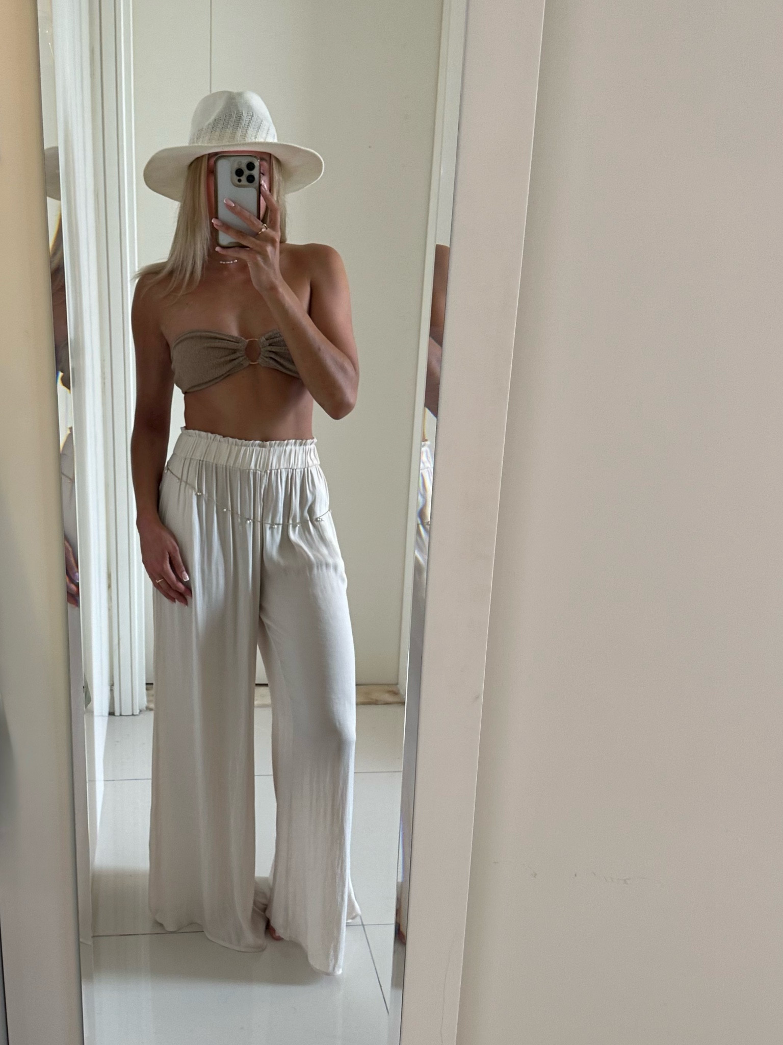 Dubai beach look 2 🤍
My trousers are old from Zara but they have a similar style online: 9929/049

Discount codes for TheHut:
BELLAF - 15% Off & Free Next Day Delivery (selected styles)
BELLAFD - Free Delivery on Sale

#beachoutfit #holidayoutfit #fedora #beachwear #pooloutfit #jewellery

#LTKtravel #LTKswimwear #LTKsummer