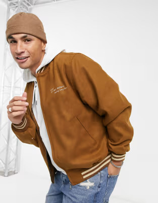 ASOS Actual – Bomberjacke im College-Stil aus Wollmischung in Hellbraun | ASOS (Global)