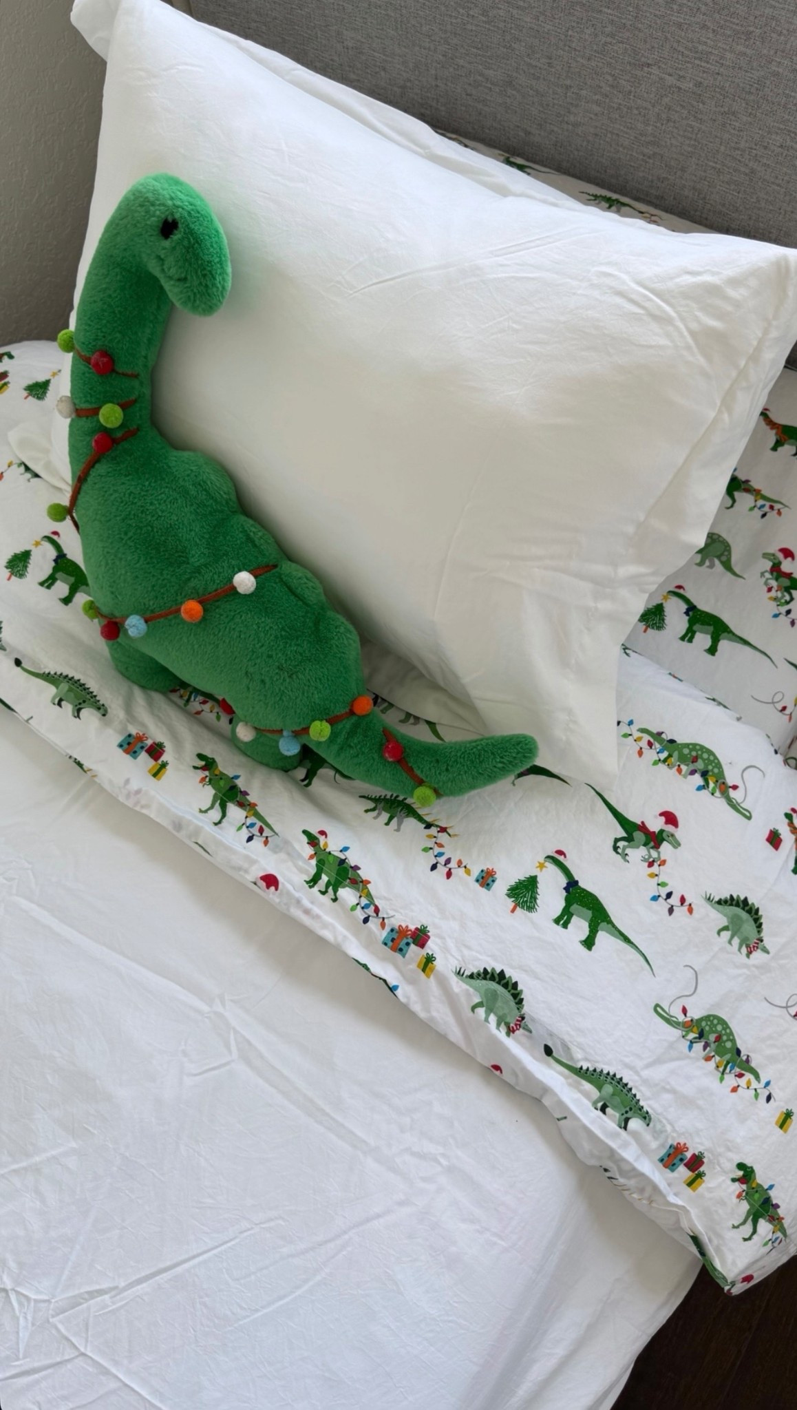 Toddler Christmas bedding 