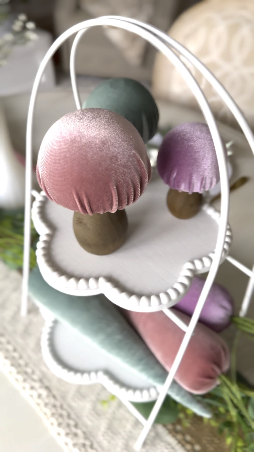 Don’t miss these super affordable Amazon velvet mushrooms 🍄 and carrots 🥕 are just way too cute for anywhere you need a little extra something special for Spring! 
