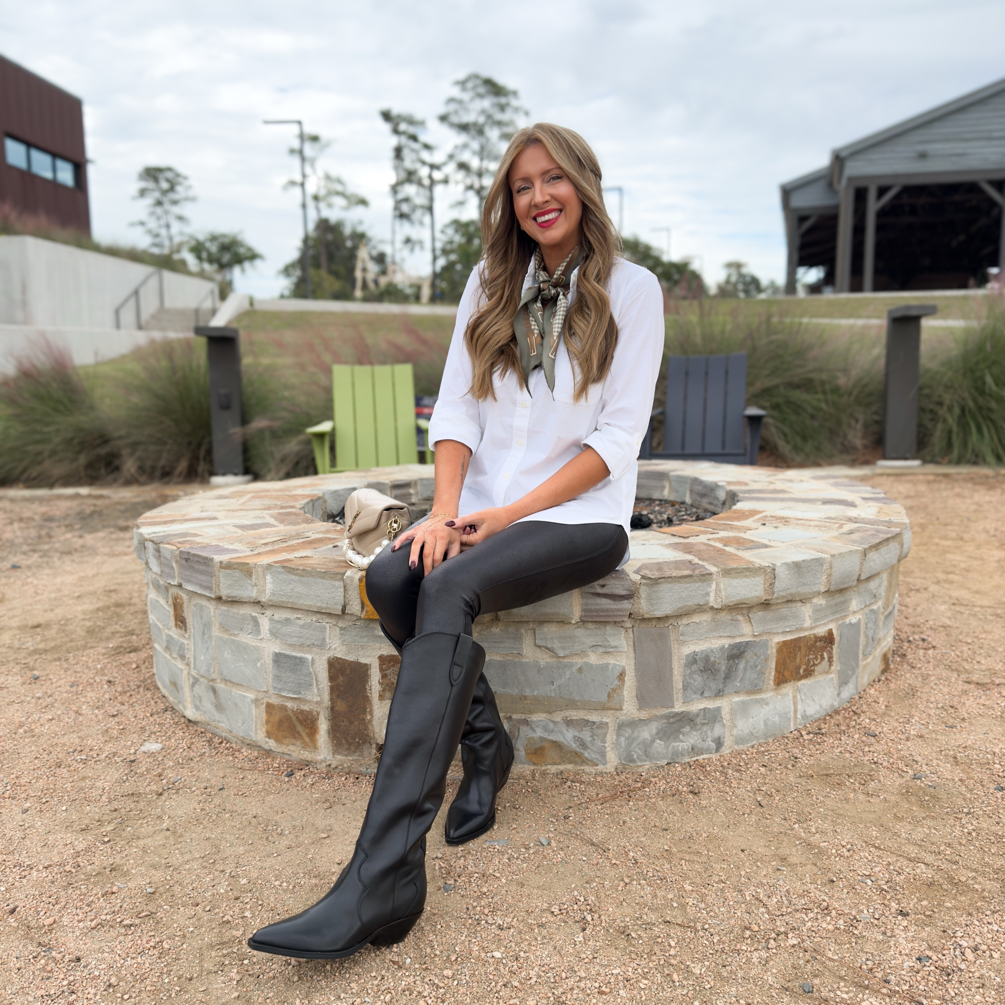 A Classic white button down ✔️
It is the perfect wardrobe staple piece, you just can’t go wrong! My Ralph Lauren look is from @Macys 
Currently everything is 25% off. 


#LTKFindsUnder50 #LTKCyberWeek #LTKHoliday