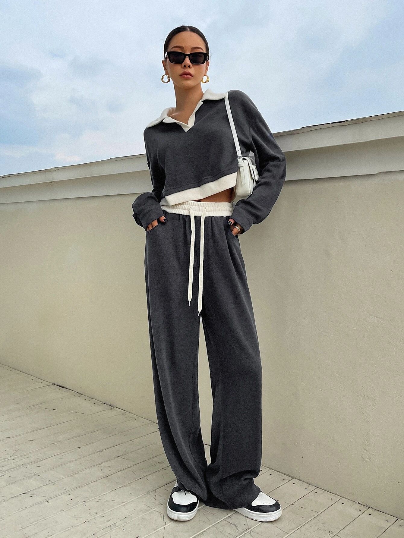 DAZY Contrast Collar Drop Shoulder Crop Sweatshirt & Sweatpants | SHEIN