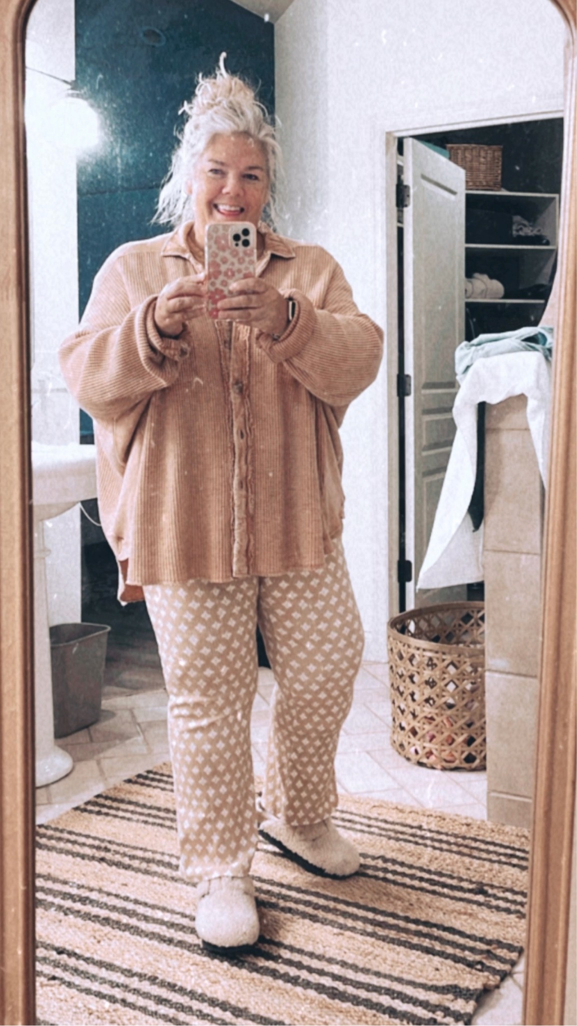 Easy cozy midsize mid life fashion right here! Perfect for those chilly Fall mornings!#cozystyle#midsize#midlifestyle#fallfashion

#LTKSeasonal #LTKstyletip #LTKcurves