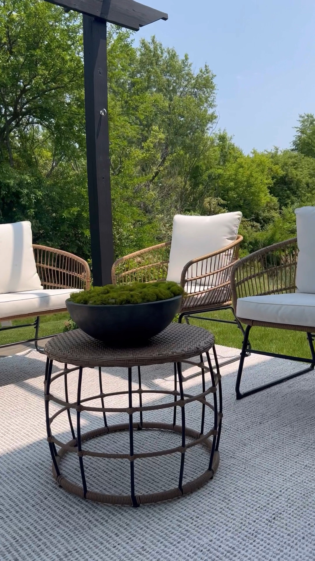 outdoor/indoor rug and outdoor furniture 

#LTKhome #LTKSeasonal #LTKFind
