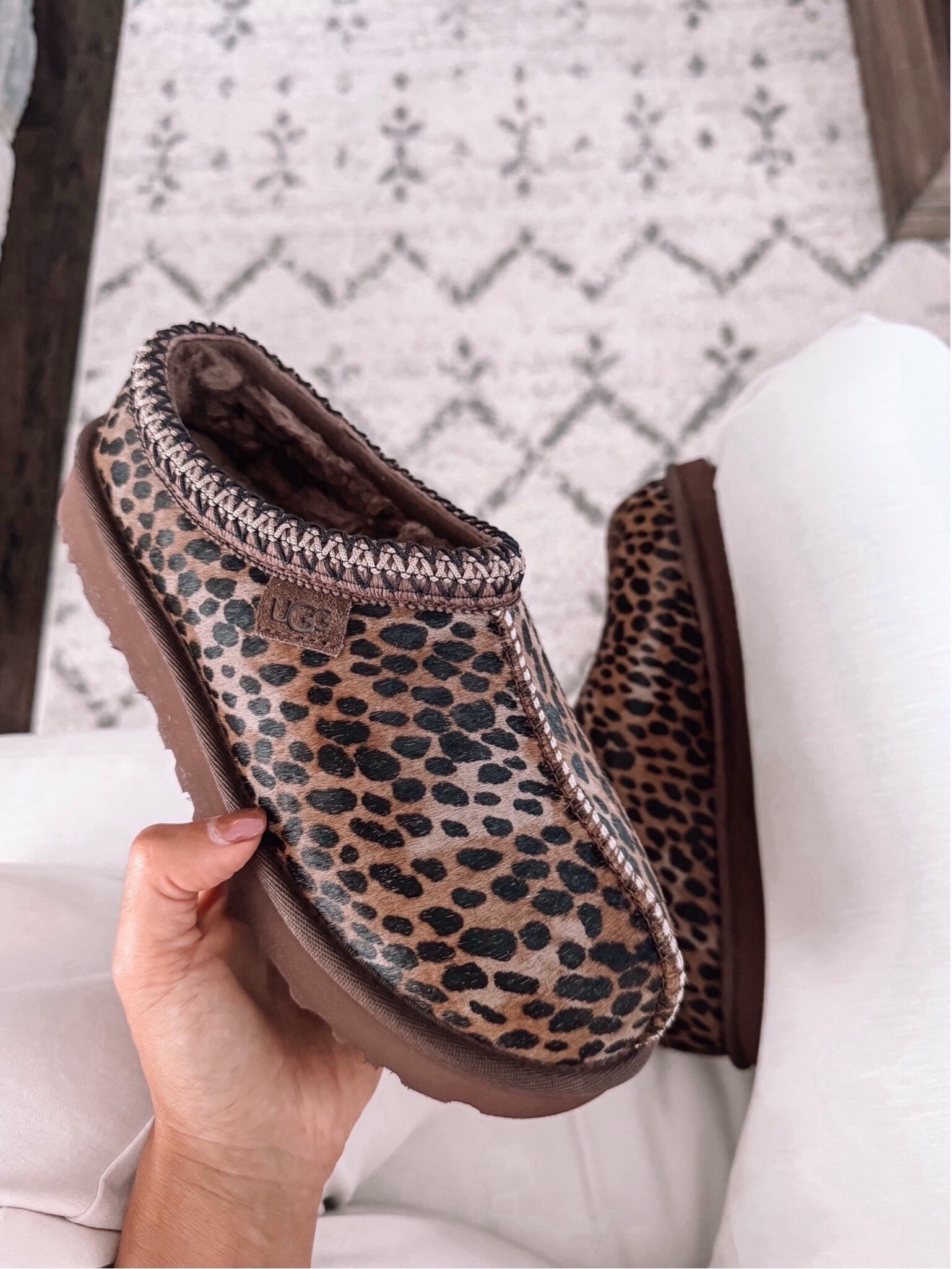 Favorite Uggs for fall and winter 👏🏼 leopard tasman slippers

Follow my LTK @mrscasual on the @shop.LTK app to view this post and get my exclusive app-only content!

#LTKSeasonal #LTKOver40 #LTKgrwm