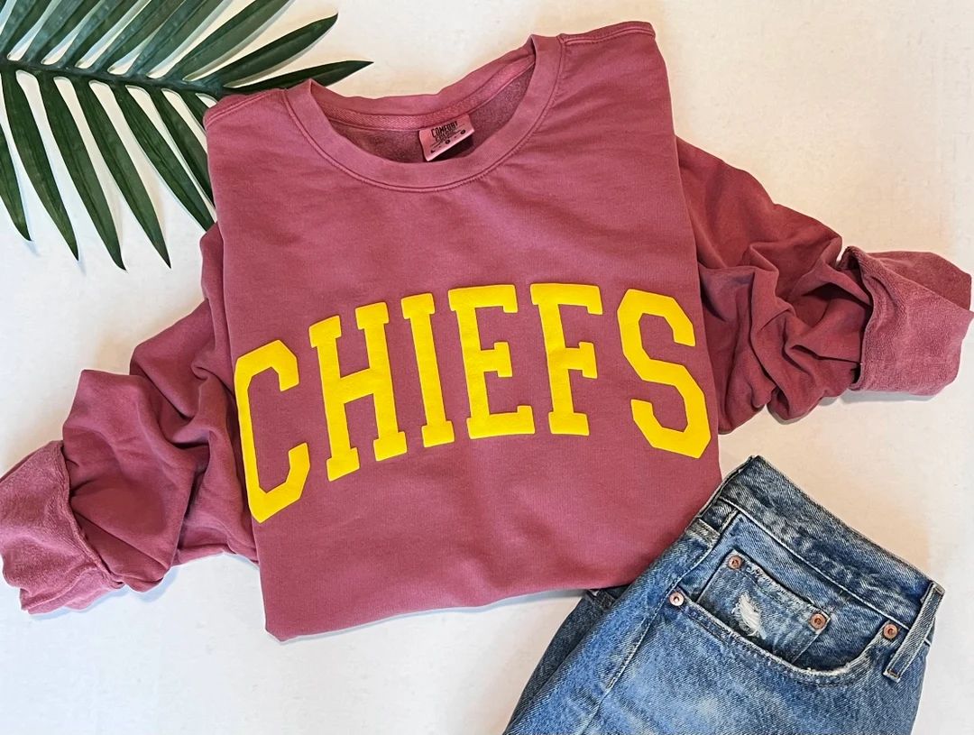 Chiefs Sweatshirt, Comfort Colors Sweatshirt, Taylors Boyfriend Sweatshirt - Etsy | Etsy (US)