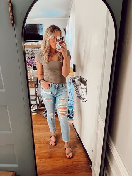 New fav casual mom weekend ‘fit for spring transitional weather! 🌞