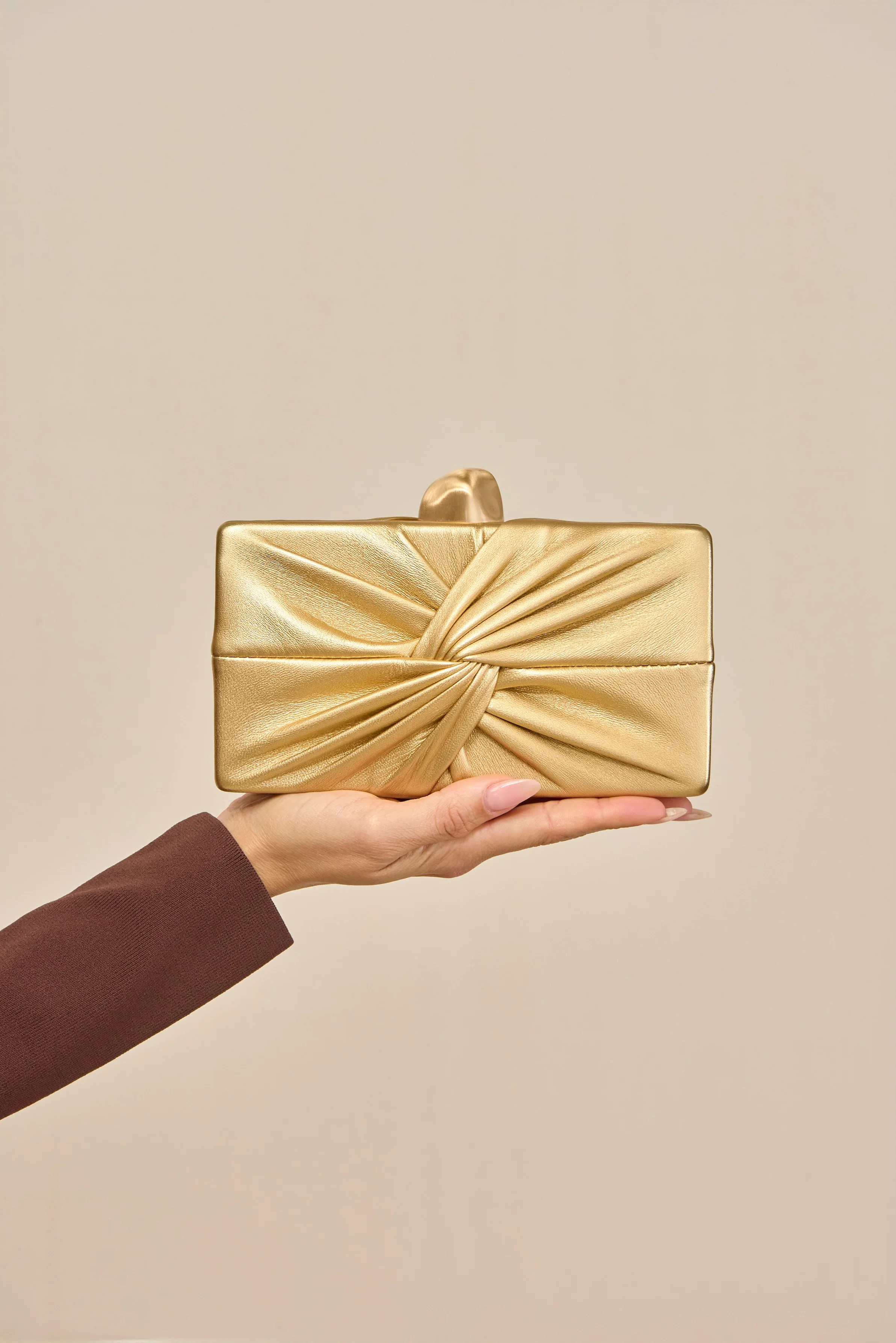 LISSE CLUTCH - BRASS | Cult Gaia - US