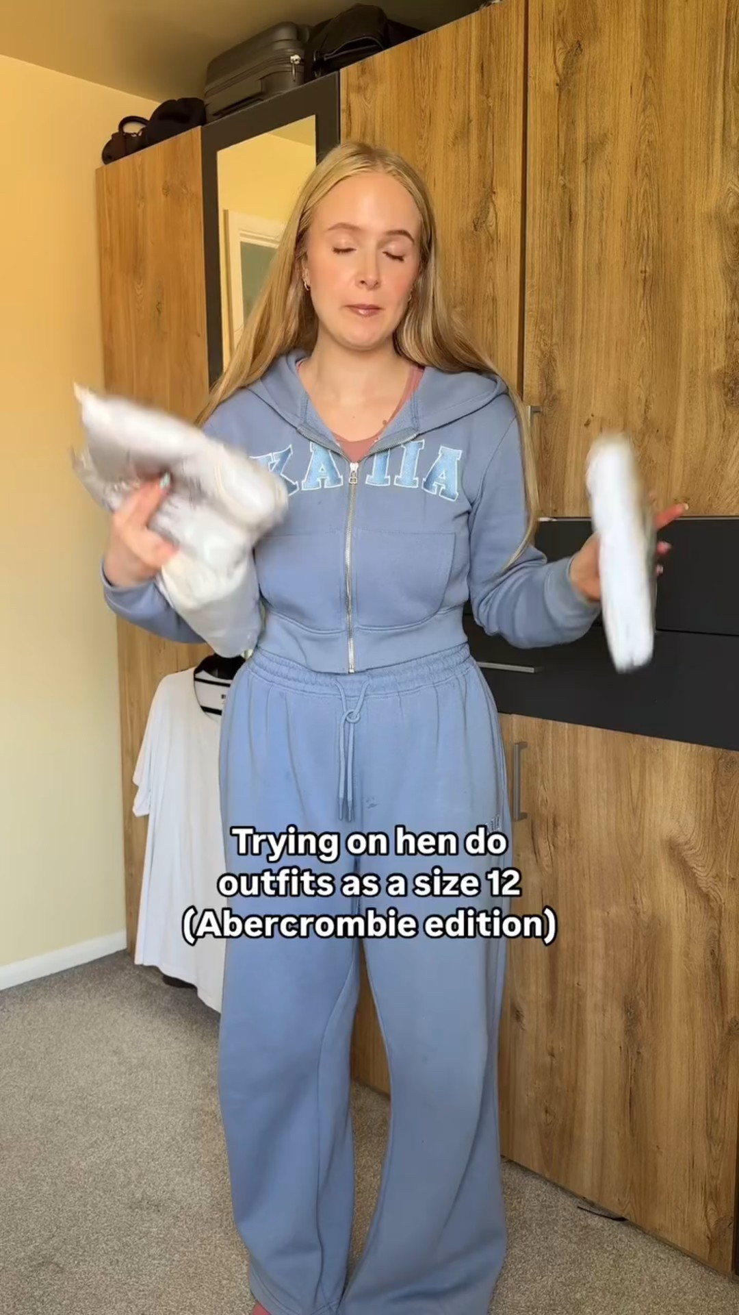 Why I left my socks on I don’t know but the jumpsuit👀

Trying on my @abercrombie bridal haul

#hendo #bachelorette #hens #hendooutfit #clothing #abercrombie #clotheshaul #2025bride #2025wedding #size12 #outfithaul #dresshaul #clothinghaul #holidayhaul