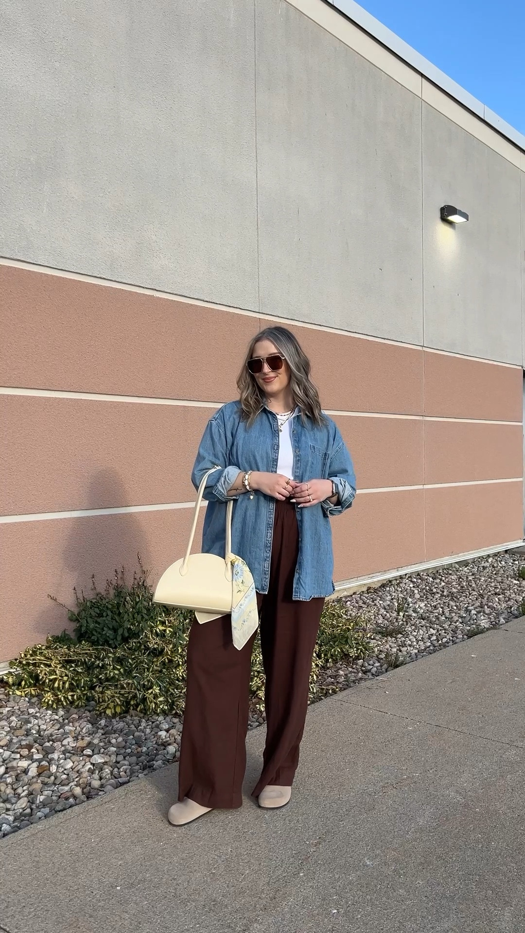 Easy spring outfit on sale!! Wearing my usual size L in the denim shirt and basic tank, and L tall in the brown linen pants. Butter yellow bag is affordable and so fun for spring! Canadian Old Navy links under “similar products”


#LTKsummer #LTKmidsize #LTKsale