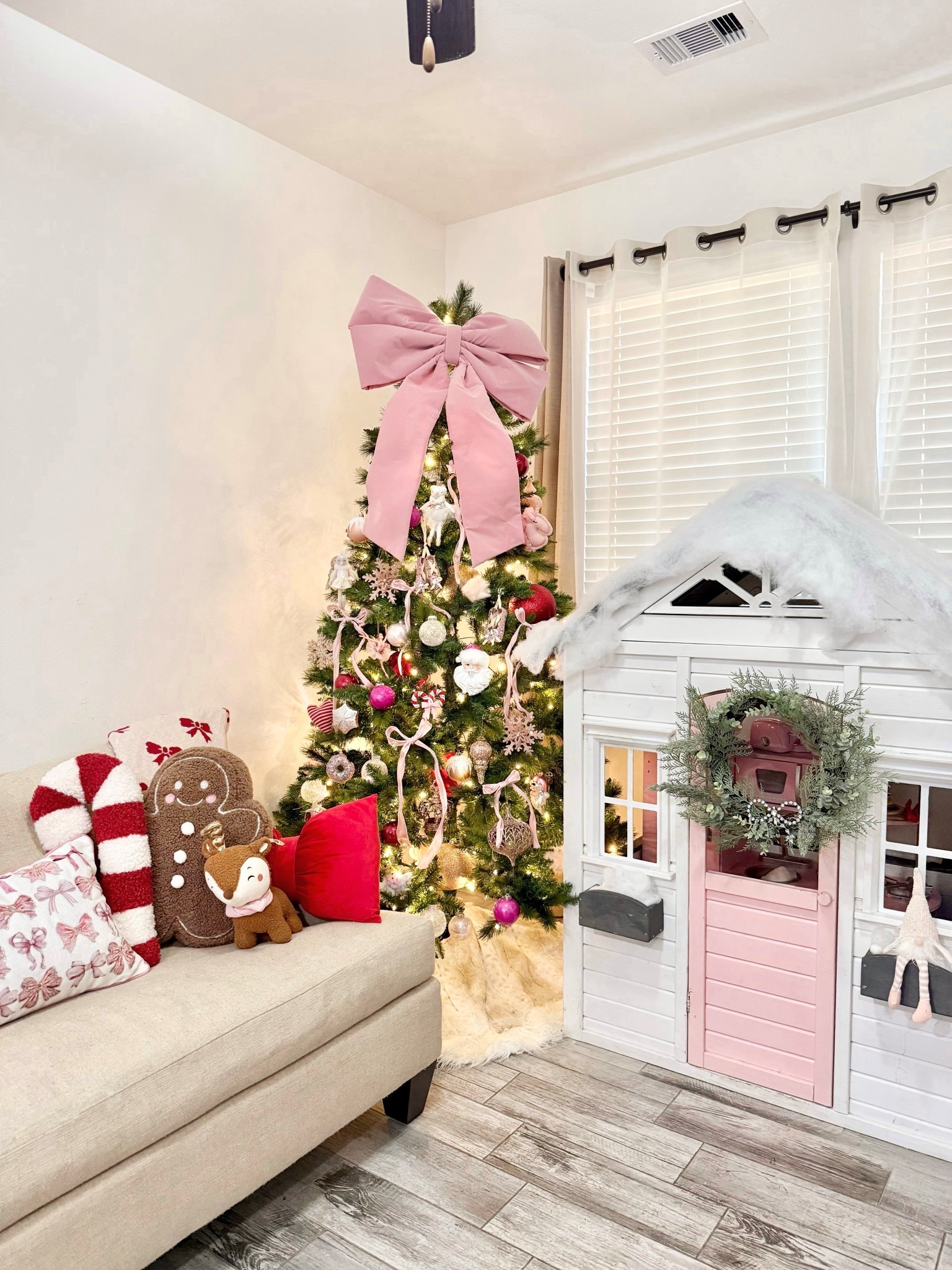 Girl’s playroom Christmas tree 🩷🎅🏼✨

#LTKKids #LTKHoliday #LTKSeasonal