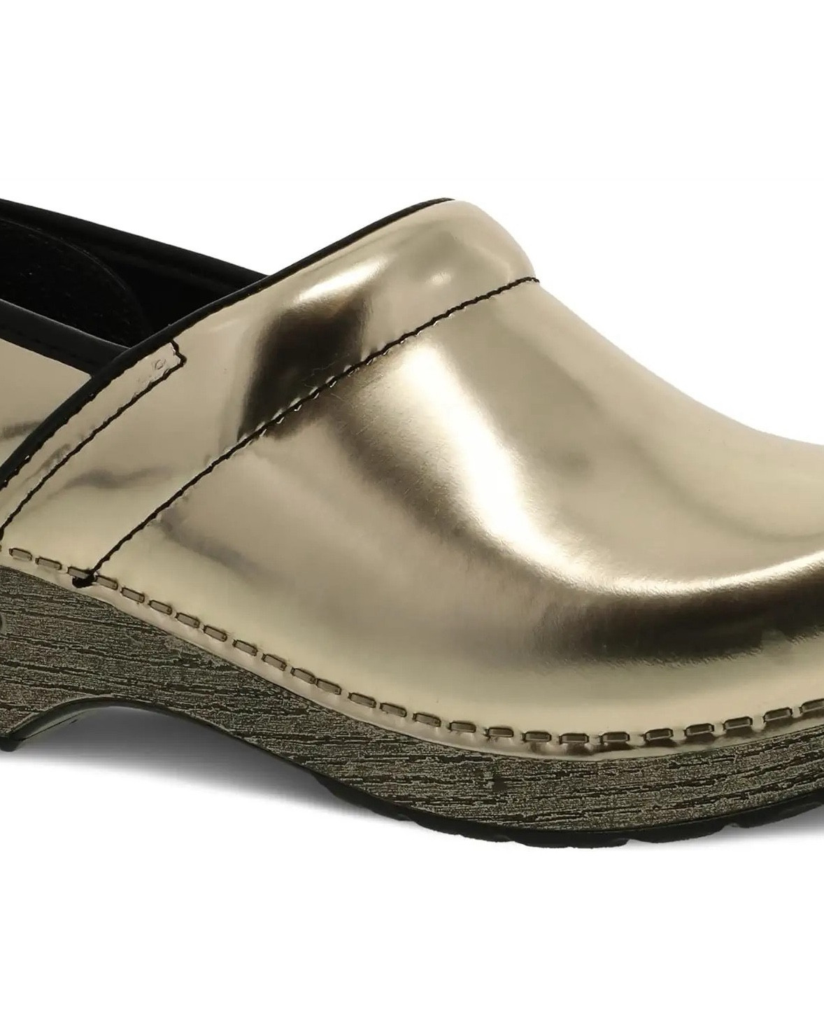 A round up of comfortable walking clogs and sandals with platforms perfect for travel. 

#LTKSeasonal #LTKShoeCrush #LTKFindsUnder100