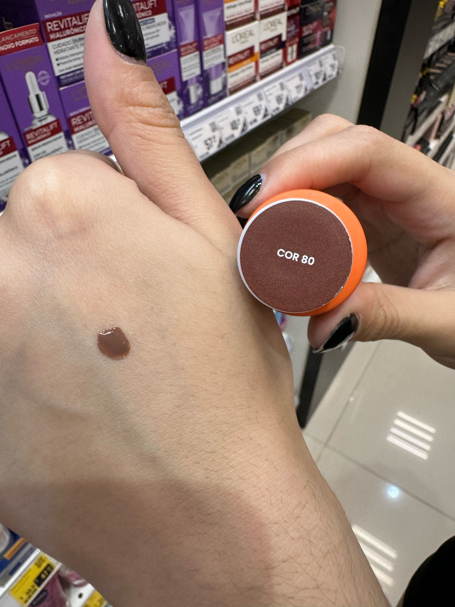 Sabia que a Sallve possui protetor solar facial FPS60 com cor? 
Com cobertura leve em 10 cores, toque seco e alta proteção UVA/UVB. uniformiza o tom da pele, é compatível com maquiagem, não esfarela, não escorre e não arde os olhos.
A da foto e a cor 80.

#LTKwinter #LTKbeauty #LTKbrasil