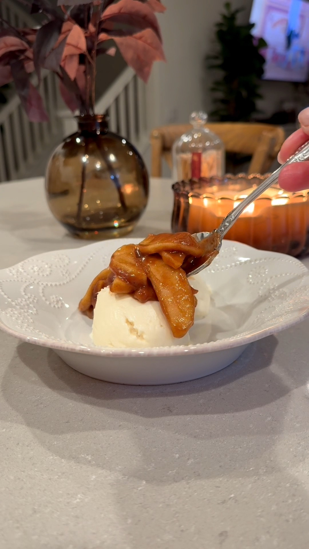 The perfect little fall treat 🍂🍁 These warm cinnamon apples over homemade vanilla ice cream 👌🏻 Seriously mouthwatering 🤤

Ingredients 
•6 apples peeled and sliced (I used Fuji)
•1/2 cup granulated sugar
•1/2 cup brown sugar
•1 tablespoon cinnamon
•1/8 teaspoon nutmeg
•3 tablespoons corn starch
•pinch salt
•2 tablespoons unsalted butter

Directions 
1. Put sliced apples, granulated sugar, brown sugar, cinnamon, nutmeg, corn starch, and salt all into the crockpot and stir. Cube butter and stir into the mixture.

2. Cook on low for 4 hours or high for 2 hours, give a stir during cooking.
3. Serve warm over vanilla ice cream or on its own! 

Target, Amazon, Crockpot recipe, cinnamon apples recipe, baked apples, fall recipes, dessert ideas, party recipes, fall hosting recipes, dessert recipes