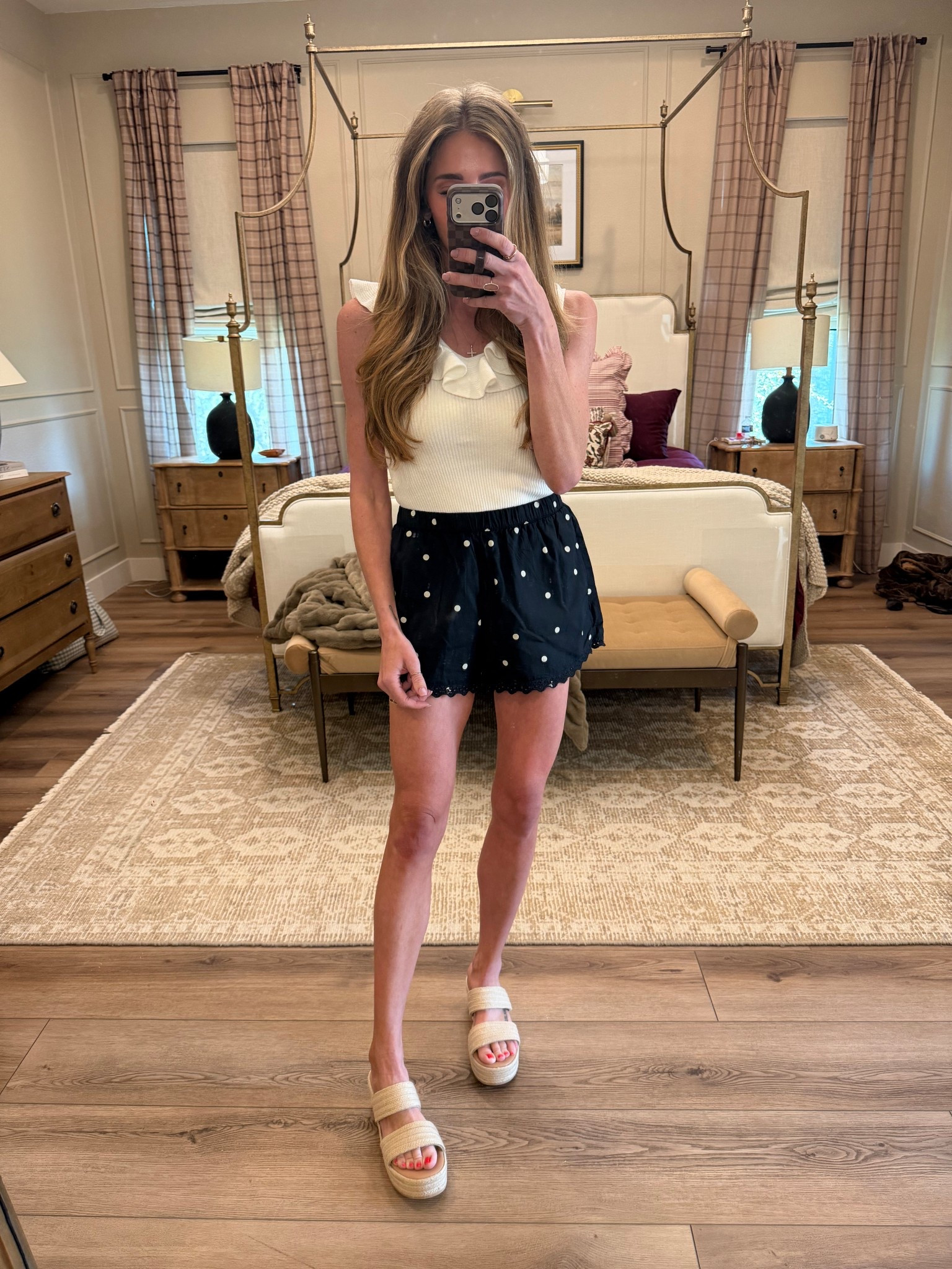 Whole outfit on sale! Wearing xs top and small bottoms. 