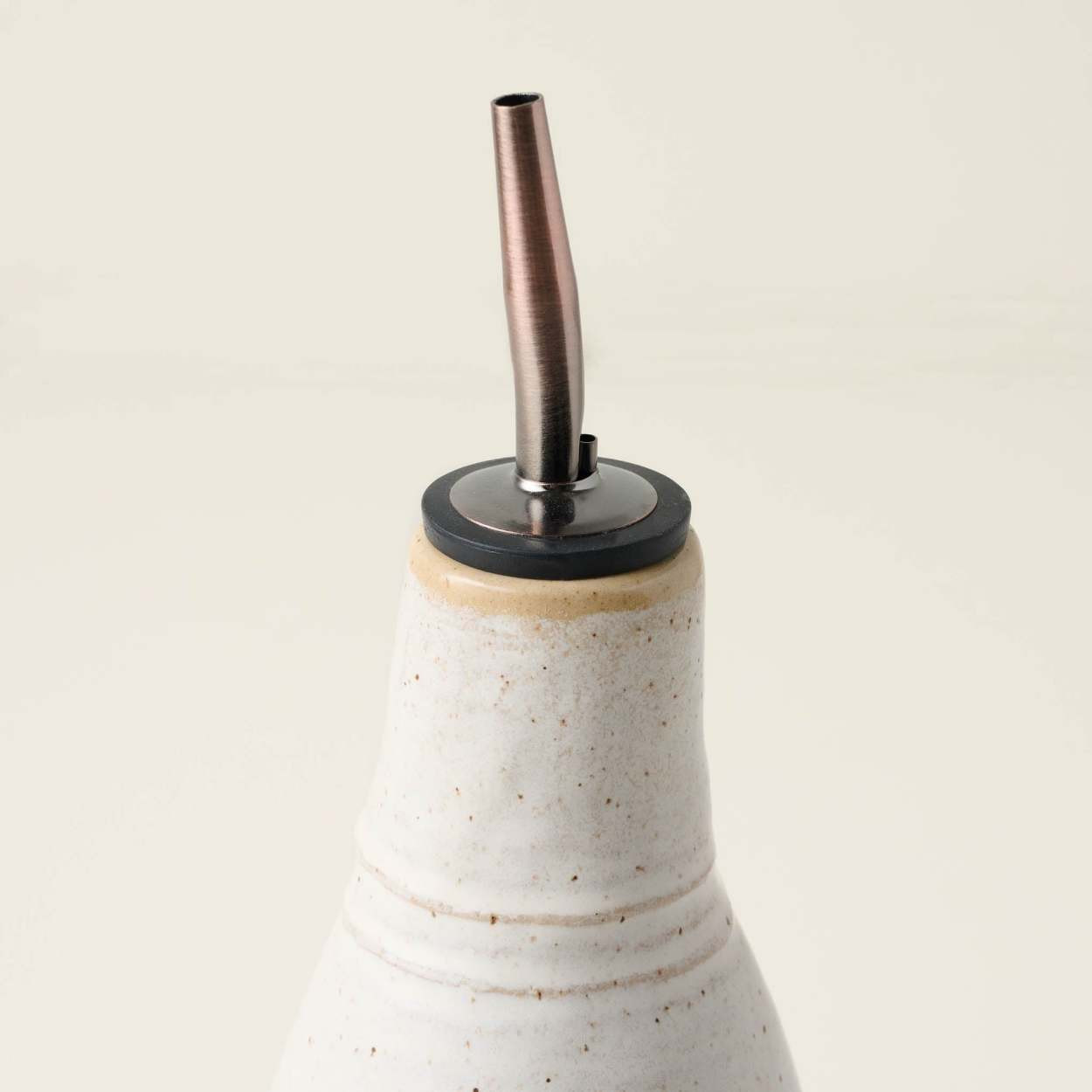 French White Speckle Oil Pour | Magnolia