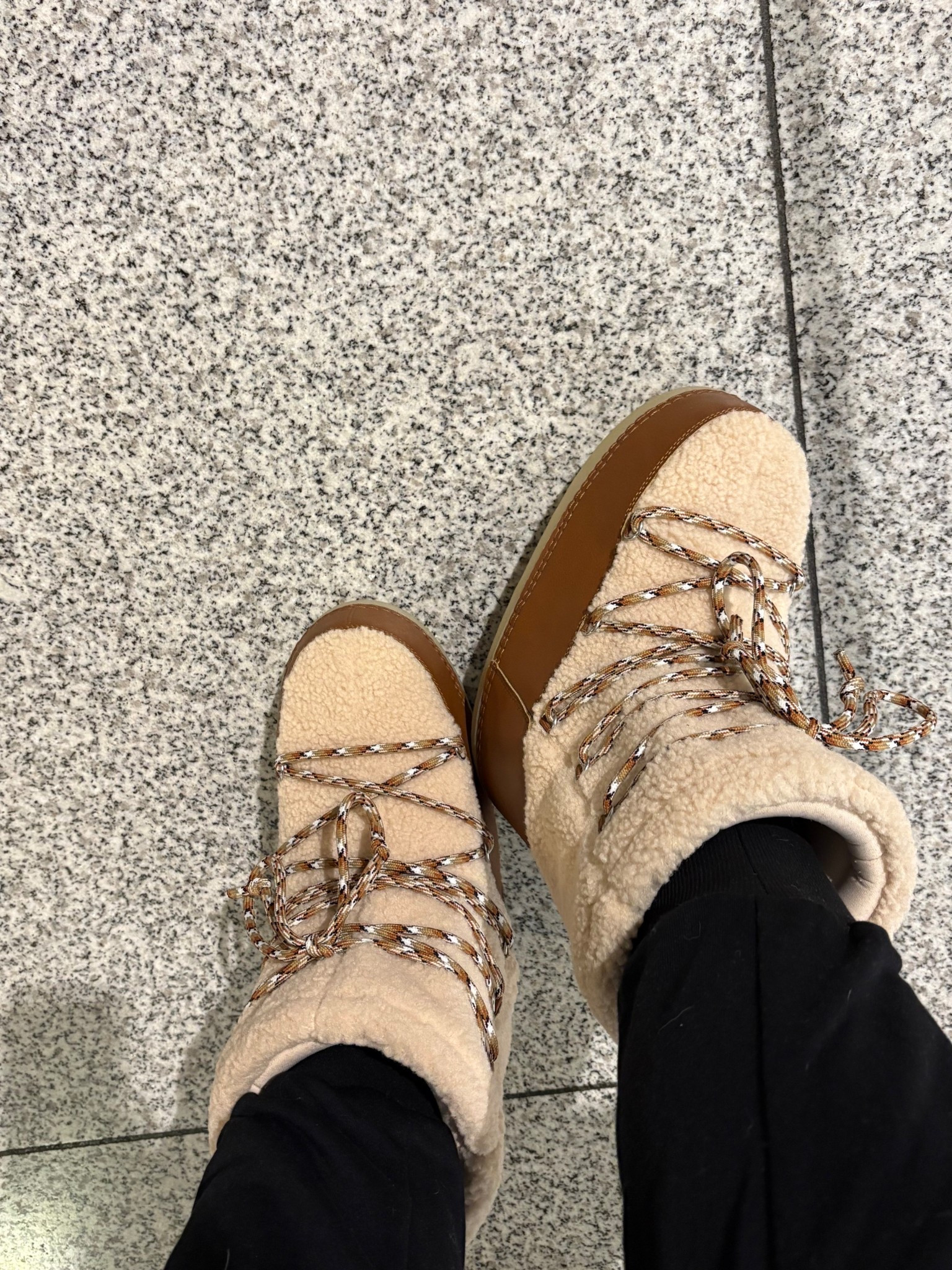 Adorable Sherpa boots at an affordable price!

Sherpa boots. Winter boots. Snow bootss

#LTKHoliday #LTKGiftGuide #LTKFindsUnder100