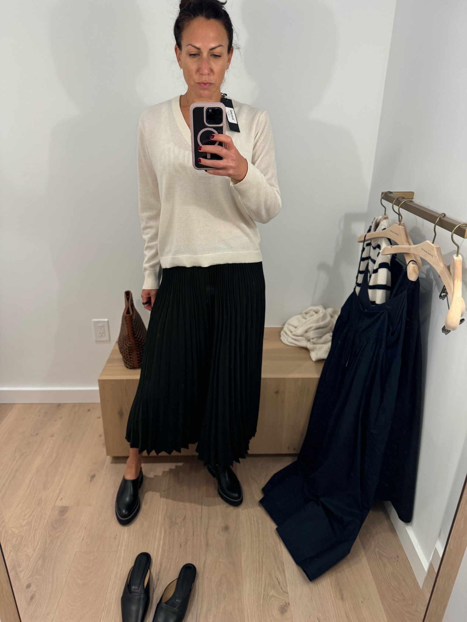 Jenni Kayne goodness
Size Medium Skirt
Size Small Sweater
Size 40 Shoe

#LTKStyleTip #LTKShoeCrush #LTKSeasonal