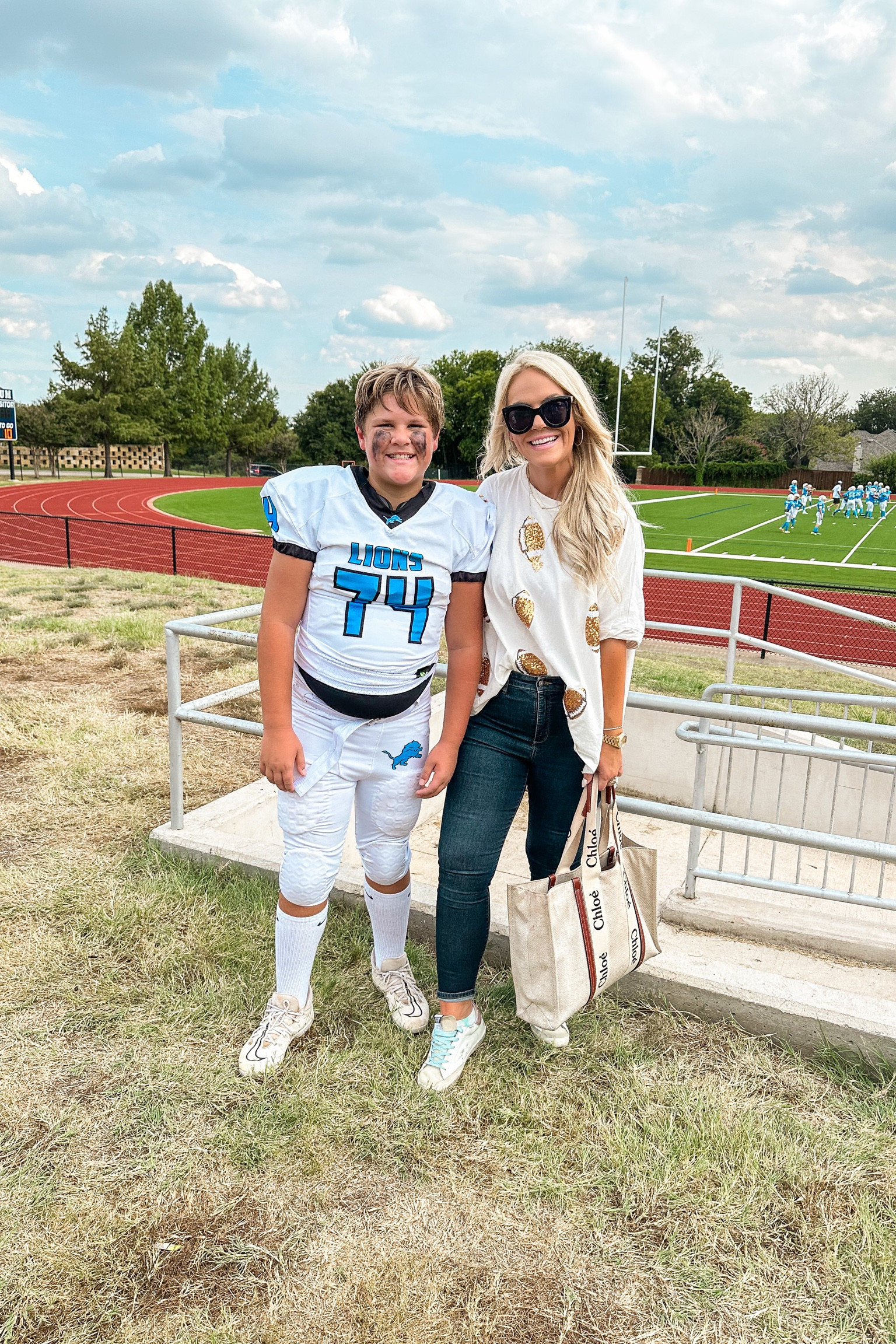 Football season is here!! The cutest top ever 🏈