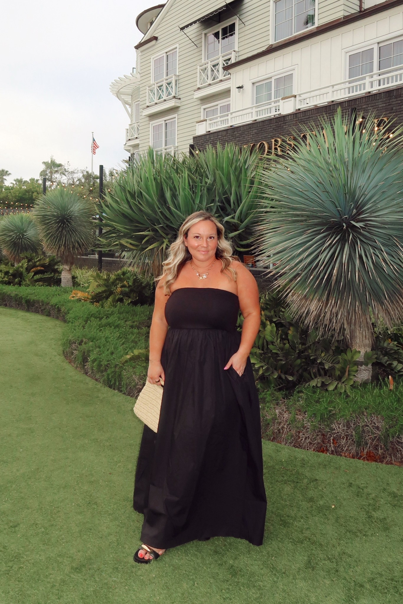 Walmart summer dress has removable straps
Wearing size LARGE- comes in other colors.
Great fit and quality! 

Summer style, summer dress, Walmart fashion, Walmart finds, beach style, resort wear, travel outfit, vacation outfit, date night outfit

#LTKTravel #LTKPetite #LTKMidsize