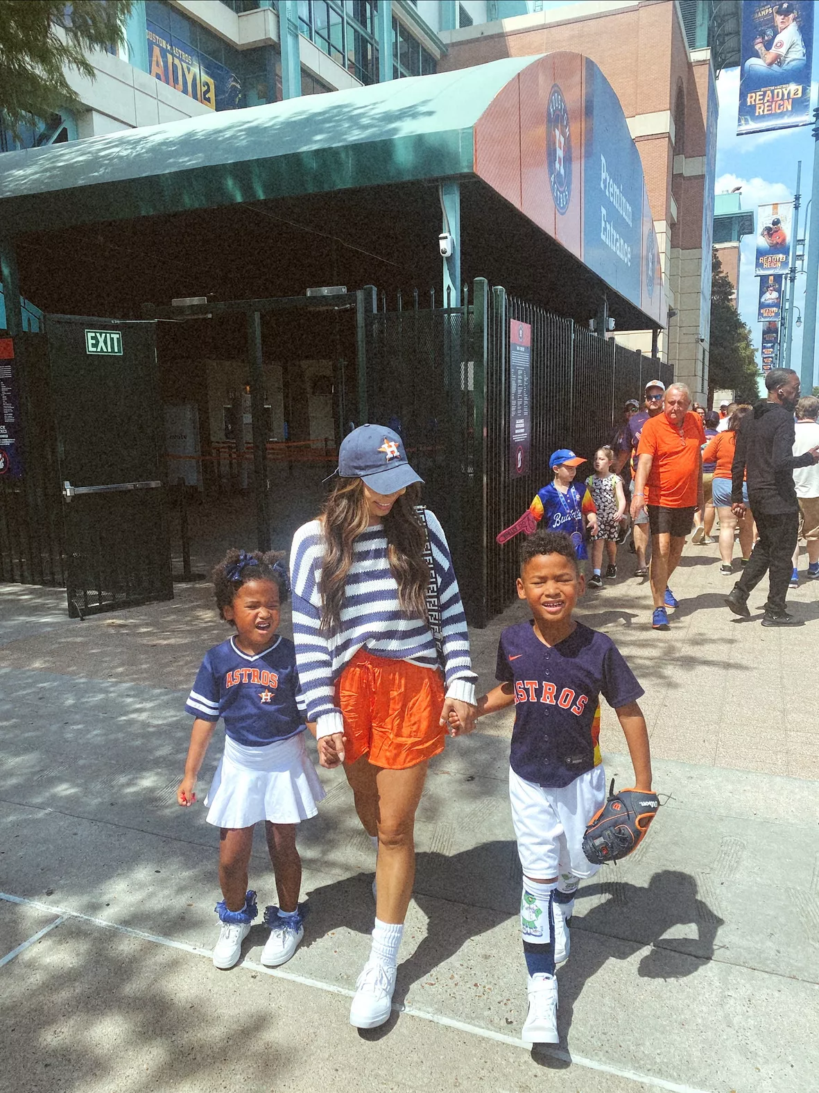 Houston Astros in 2023  Baseball game outfits, Baseball outfit, Baseball  mom outfits