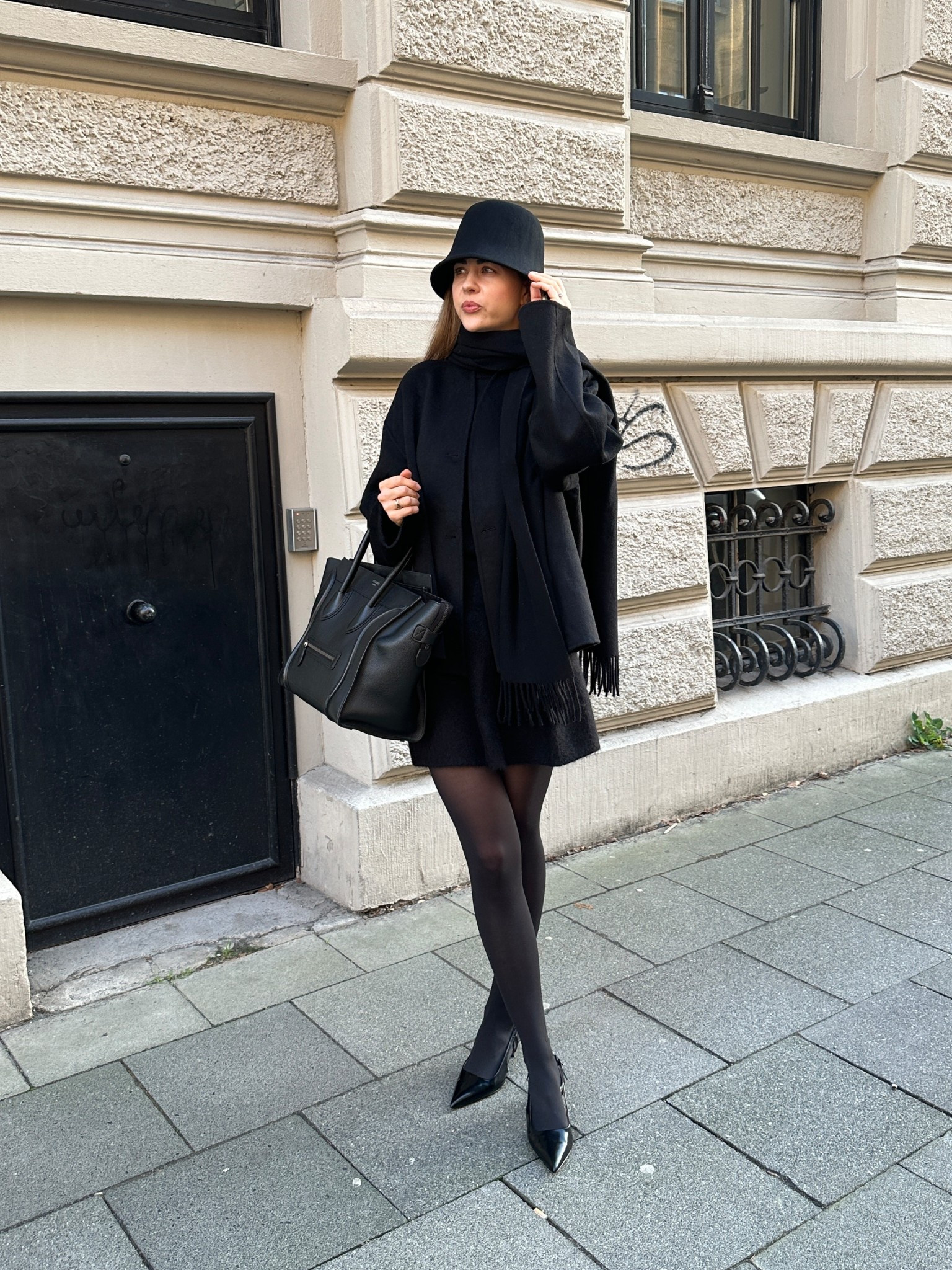 All black winter chic 

#LTKwinter #LTKstyletip #LTKeurope