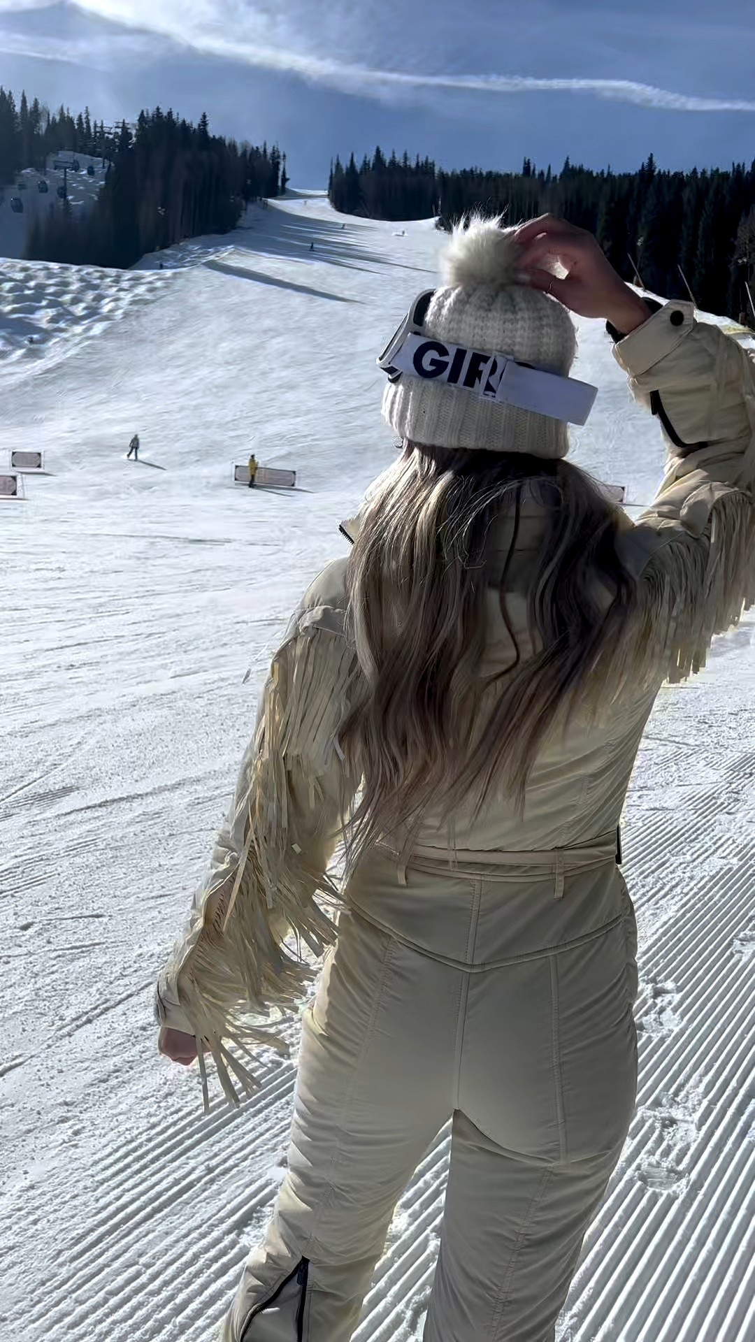 Cutest fringe snowsuit for a day on the slopes 🎿

Snowboard outfit, snowsuit, beanie, snow outfit, snowboard, fringe snowsuit, ski outfit 

#LTKSeasonal #LTKActive #LTKFindsUnder50