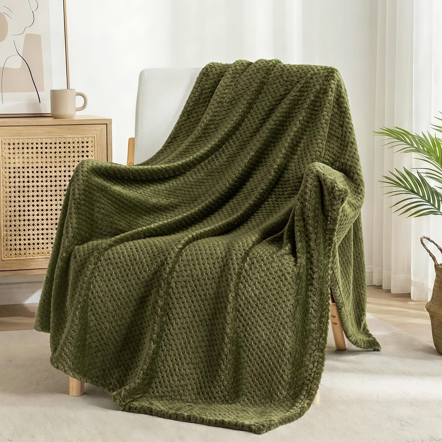 Exclusivo Mezcla Large Waffle Fleece Throw Blanket for Couch, Olive | Amazon (US)