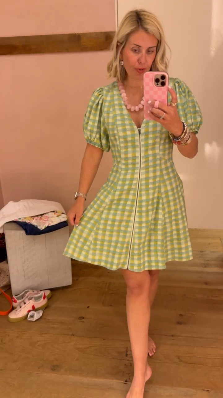 Now this is soooo cute! Love the print, puff sleeves & zipper detail. I’m in a small but may get xs for a more fitted look.

*Anthro Buy more, Save more Sale 
$50 off $150
$100 off $300
$150 off $500

*Use my code Catherine20 on A+B
*Use my code Mixandmatchmadness on Loopy


 

#LTKmomlife #LTKSaleAlert #LTKOver40
