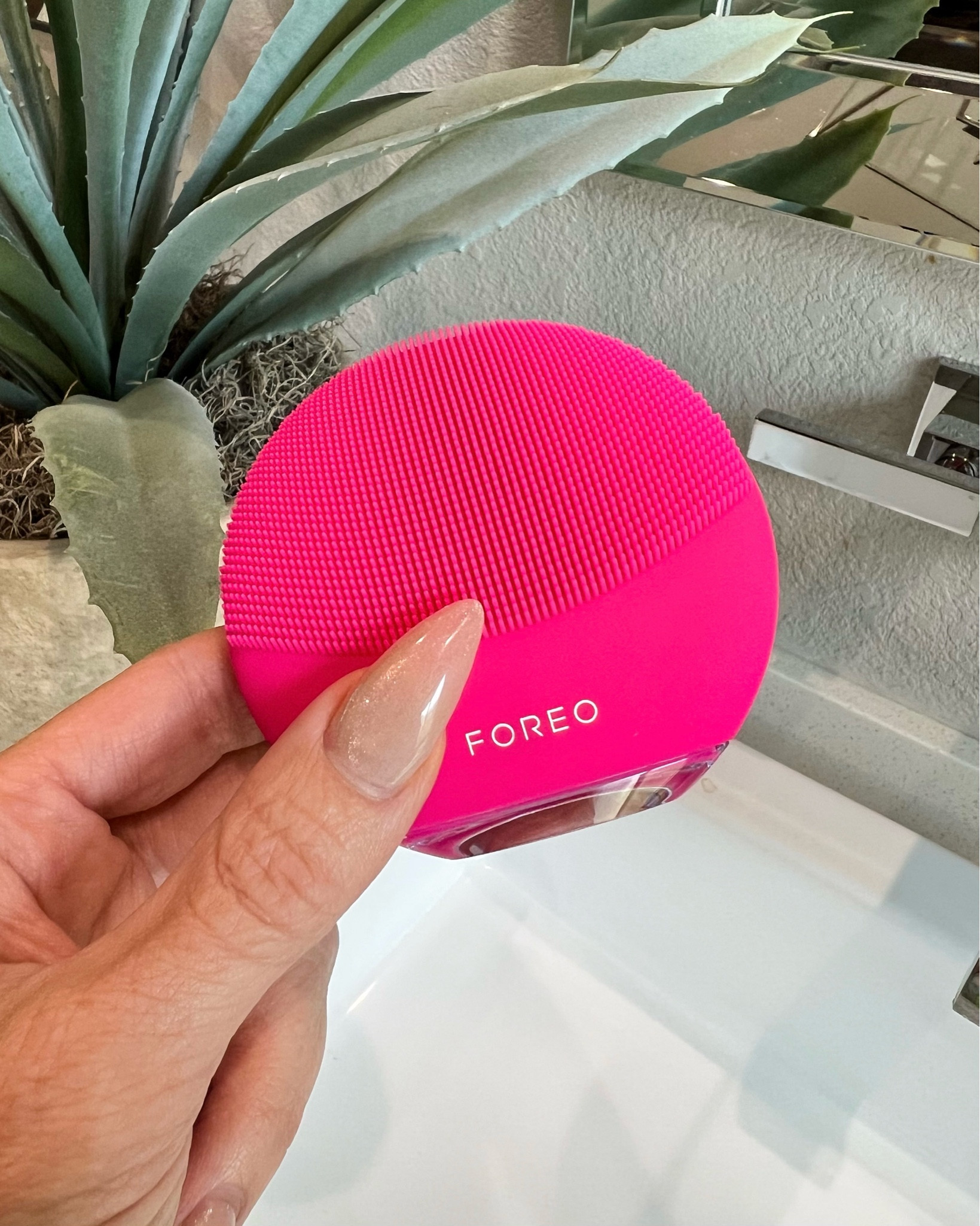Love the Foreo for cleansing and exfoliating my face
Lowest price
Makes a great holiday gift idea 
@liveloveblank
#ltkfind 

#LTKbeauty #LTKsalealert #LTKfindsunder100