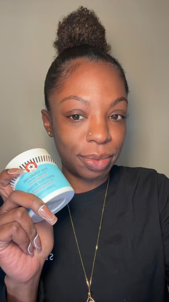 Glow-up time! ✨ These First Aid Beauty Facial Radiance Pads are my go-to for smooth, radiant skin. Gentle yet effective, they brighten and exfoliate, leaving me with a healthy glow every time! 💫 #FirstAidBeauty #RadiantSkin #SkincareEssentials #GlowGoals

#LTKBeauty #LTKMostLoved #LTKFindsUnder50