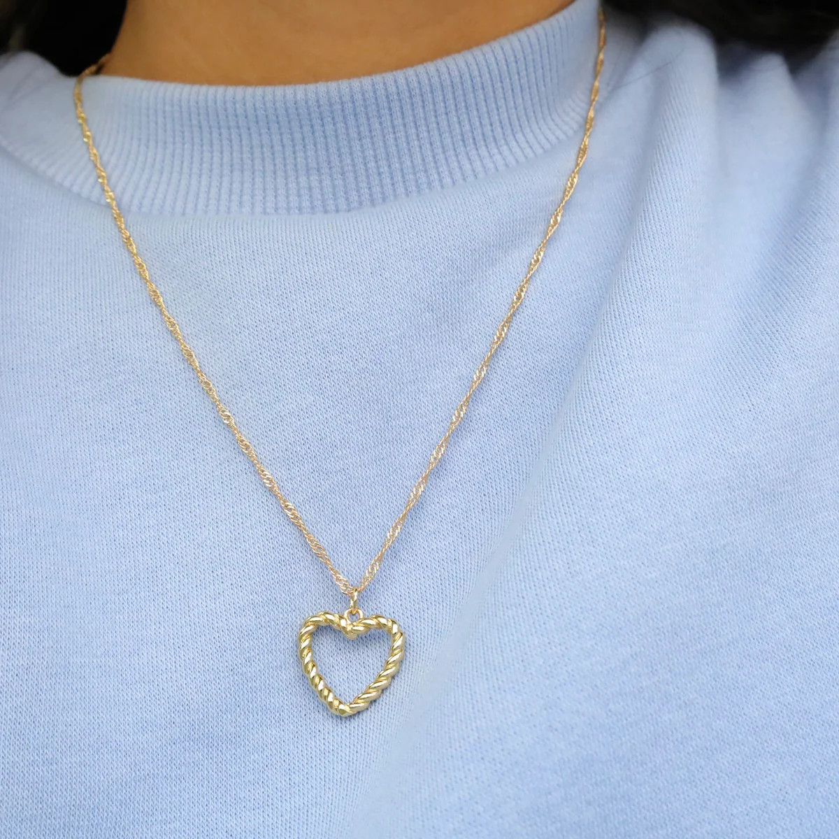 A Heart of Gold Necklace | Taudrey