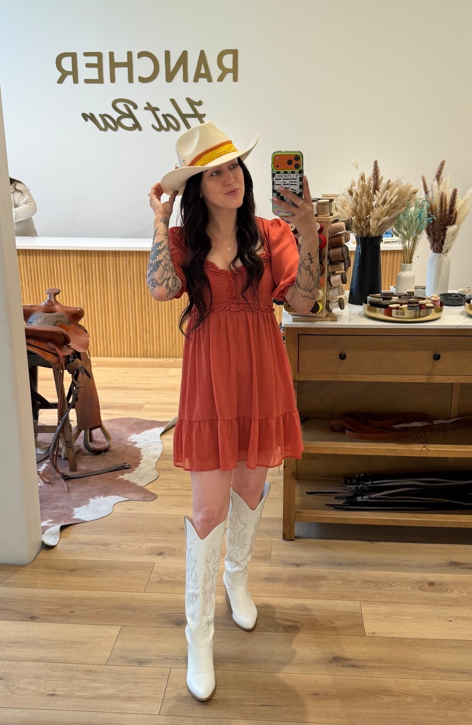 White cowgirl boots


#LTKSeasonal #LTKootd #LTKFestival