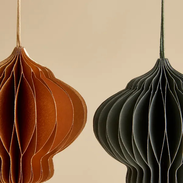 Pack of 3 Green Onion Paper Hanging Decorations | Dunelm (migrated)