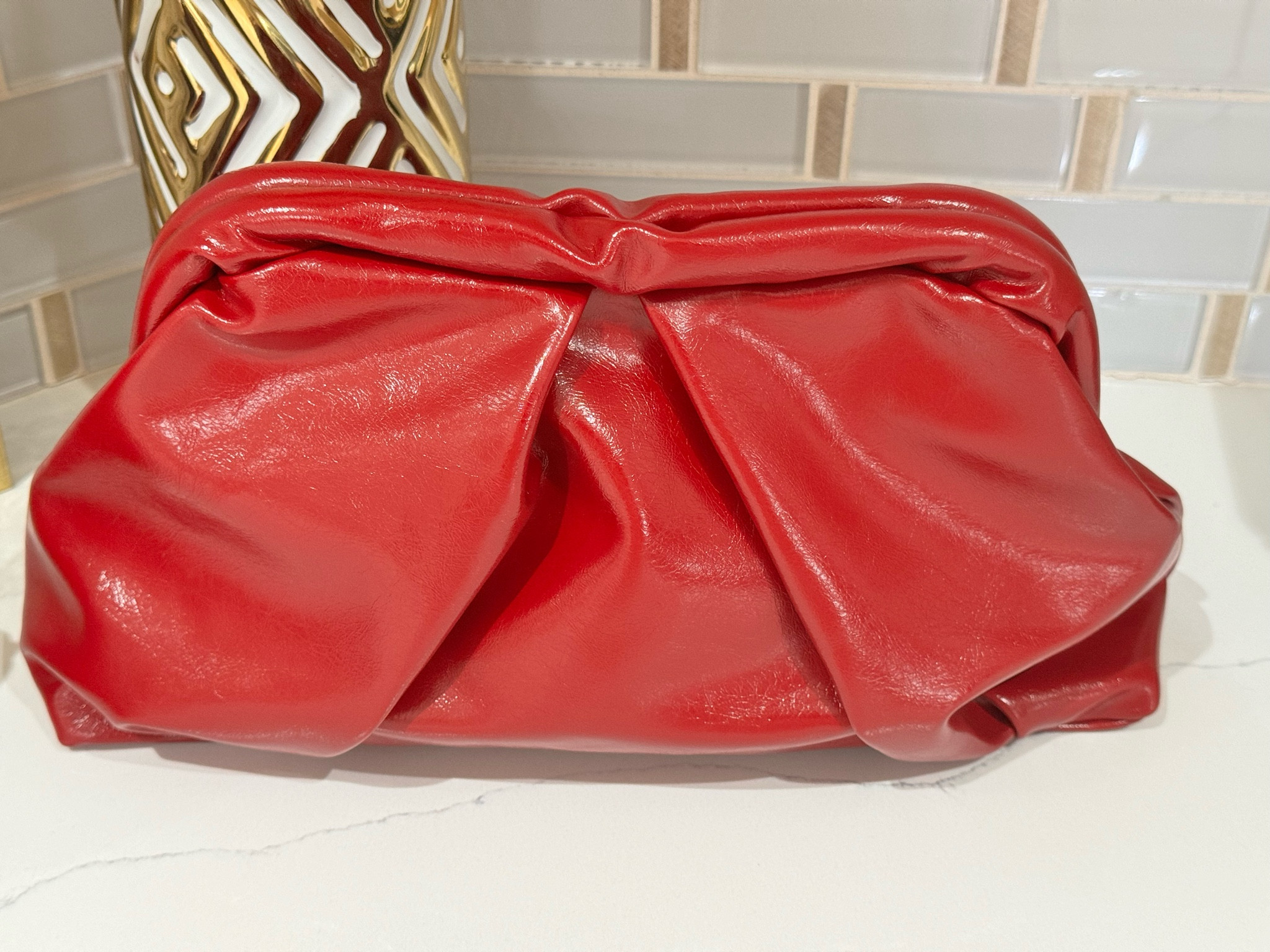 Lovely red bag for fall elevated casual looks. Nice size and vibrant color.

#LTKSaleAlert #LTKFindsUnder50 #LTKSeasonal