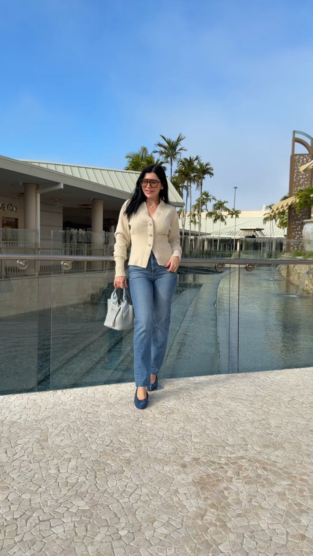 Casual jeans fit with fuzzy beige structured sweater 

#LTKgrwm #LTKTravel #LTKootd