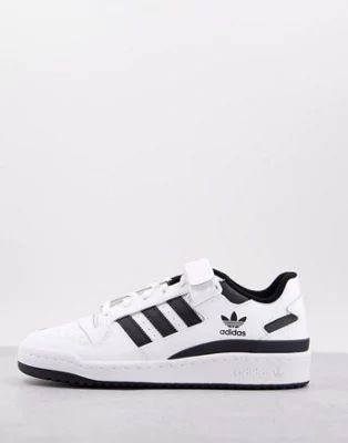 adidas Originals Forum low trainers in white and black | ASOS (Global)