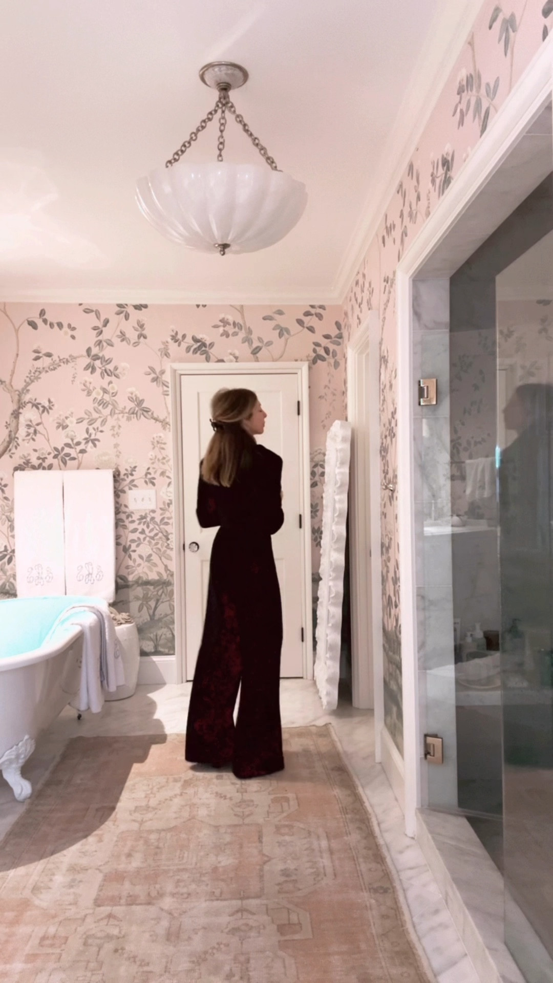 Obsessed with these pants! Got a small and had the waist taken in. 