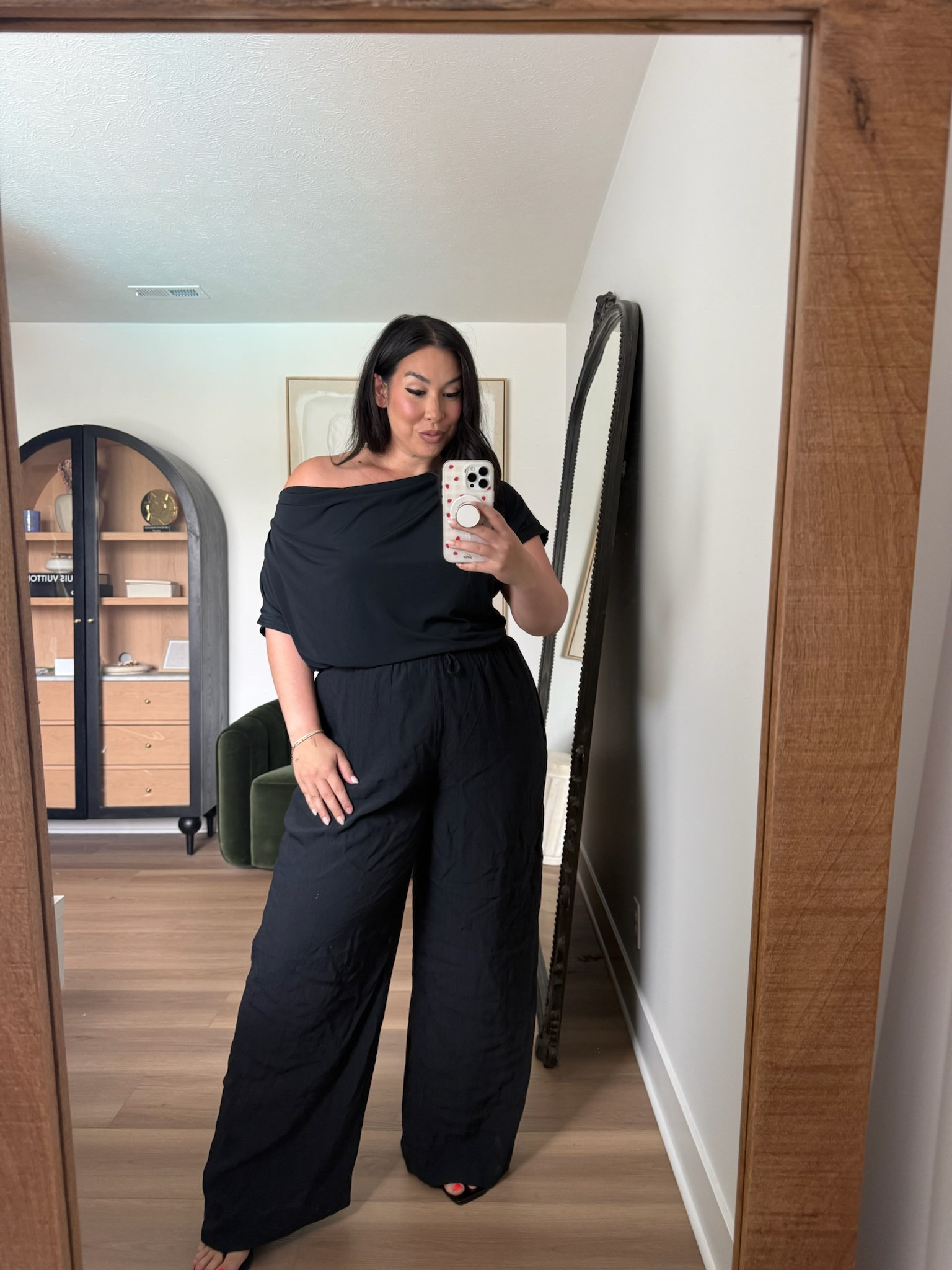 Midsize spring outfit! Use code afweekend for 20-40% off!
-
-
-
Spring outfit inspo, affordable fashion, abercrombie fashion, abercrombie new arrivals, pull on pants, asymmetric top, abercrombie outfit

#LTKootd #LTKMidsize