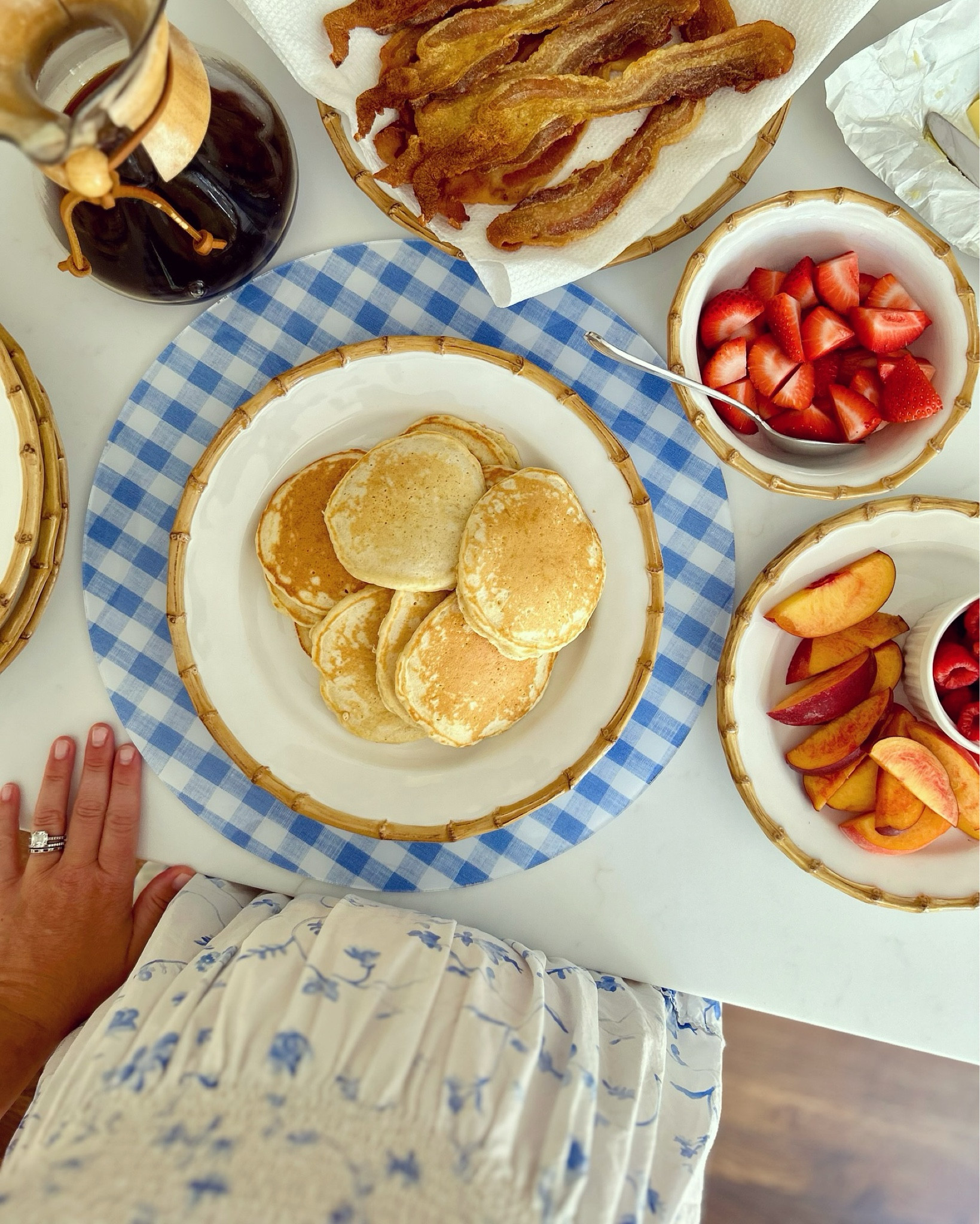 Did I deliberately match my nightgown & my placemats? No. But am I mad at it? Also no 🩵🩵🩵