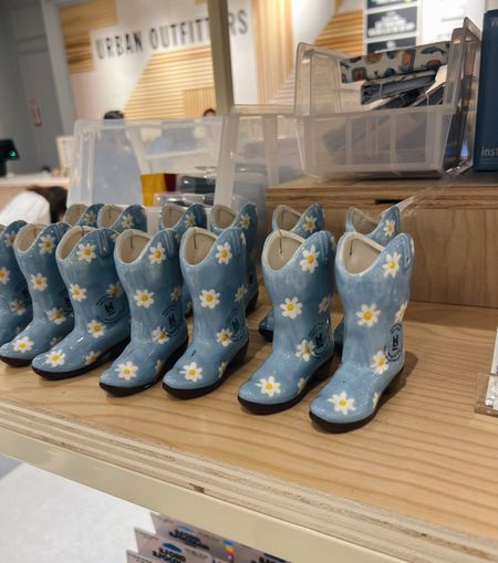 These are so cute! They’re meant to be photo stands but you could use it to hold anything! 

#urbanoutfitters #kitchen #home #homedecor #apartment #giftidea #cowboyboots #boot 

#LTKparties #LTKstyletip #LTKhome