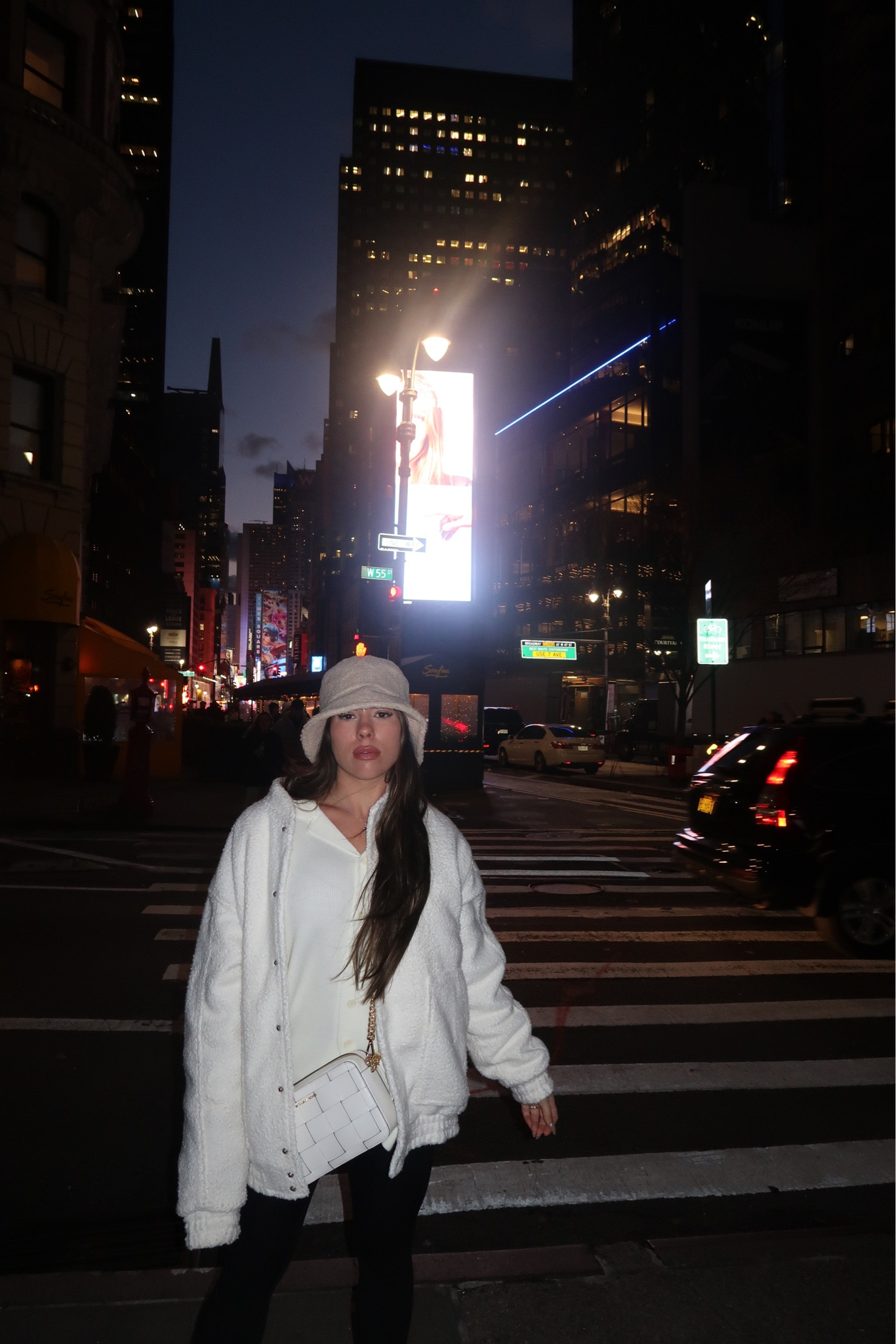 Winter outfit 

#jacket #buckethat #winter #fall #leggings #whiteoutfit #cityoutfit #errandsoutfit #boohoo

#LTKfindsunder50