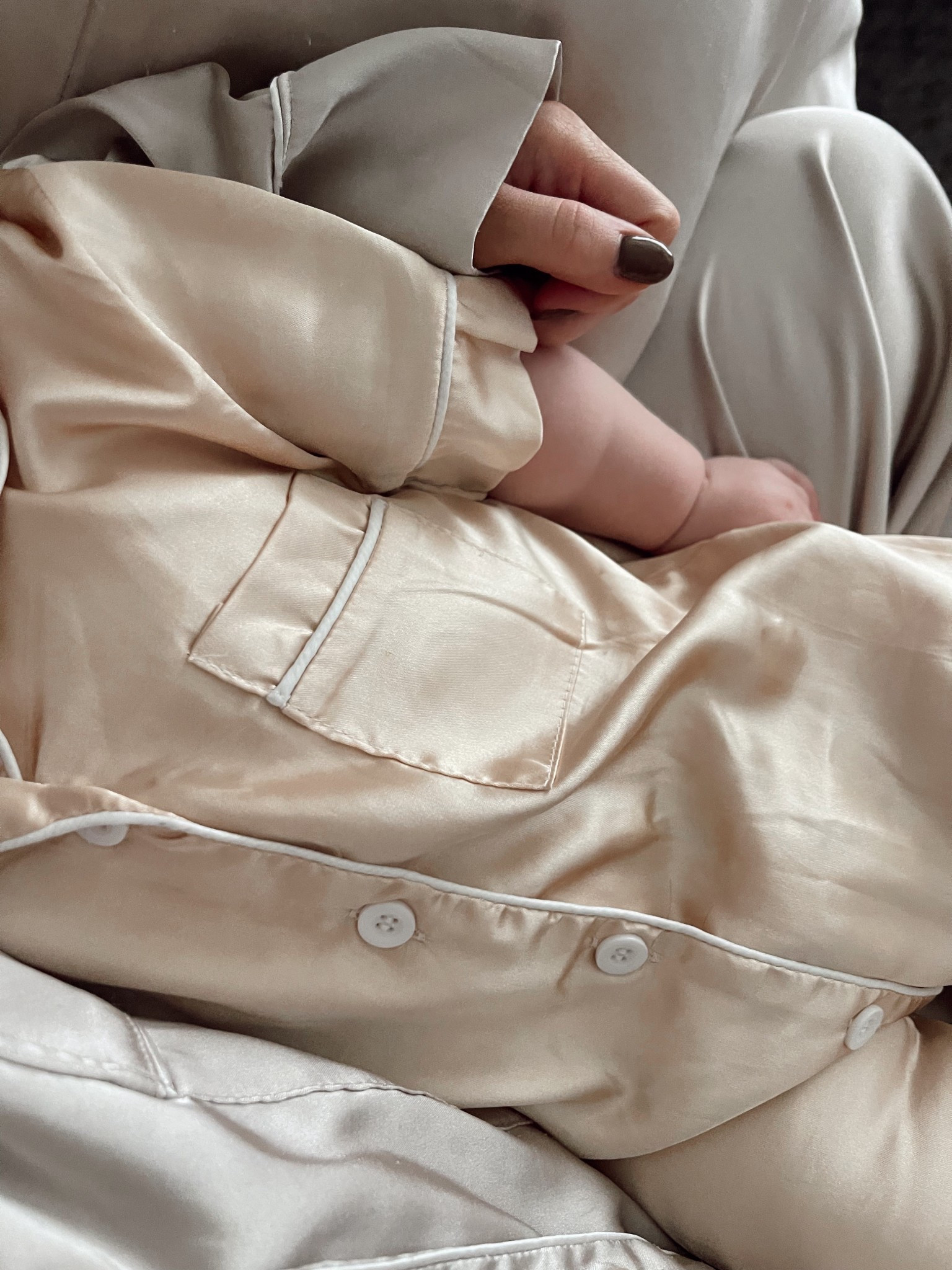 matching silky pj’s with my mini!!!! 🧸

matching pj’s, silky pjs, satin pjs, baby girl fashion, gifts for her, mommy and me 

#LTKGiftGuide #LTKmomlife #LTKBaby