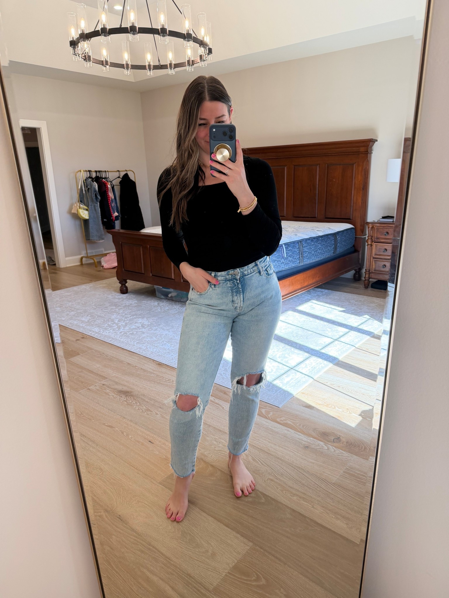 OOTD // everyday style // new favorite jeans 

#LTKdayinmylife #LTKgrwm #LTKmomlife