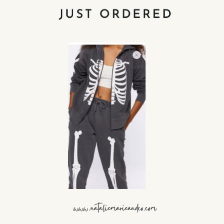 Spooky season is here. How cute is this jogger set I ordered! 